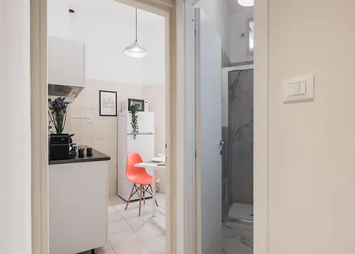 The Rent - Spacious One-bedroom Near Colosseum *
