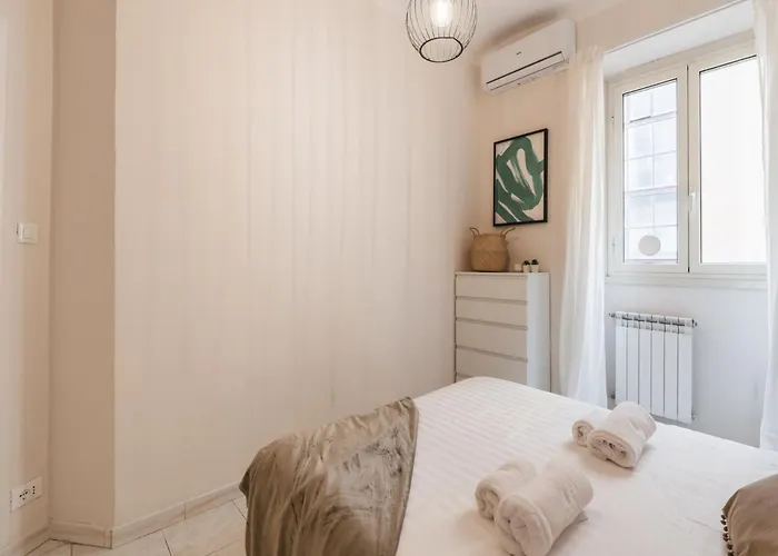 The Rent - Spacious One-bedroom Near Colosseum * Rom